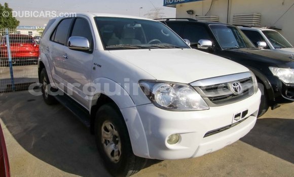 Buy Import Toyota Fortuner White Car in Import - Dubai in Conakry Buy Import Toyota Fortuner White Car in Import - Dubai in Conakry