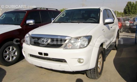 Buy Import Toyota Fortuner White Car in Import - Dubai in Conakry Buy Import Toyota Fortuner White Car in Import - Dubai in Conakry
