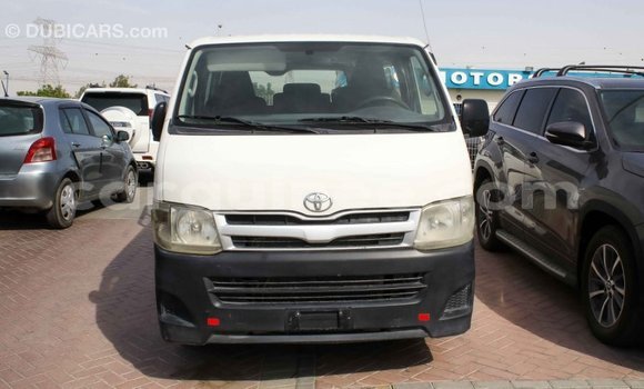 Acheter Import Voiture Toyota Hiace Blanc à Import - Dubai, Conakry Acheter Import Voiture Toyota Hiace Blanc à Import - Dubai, Conakry